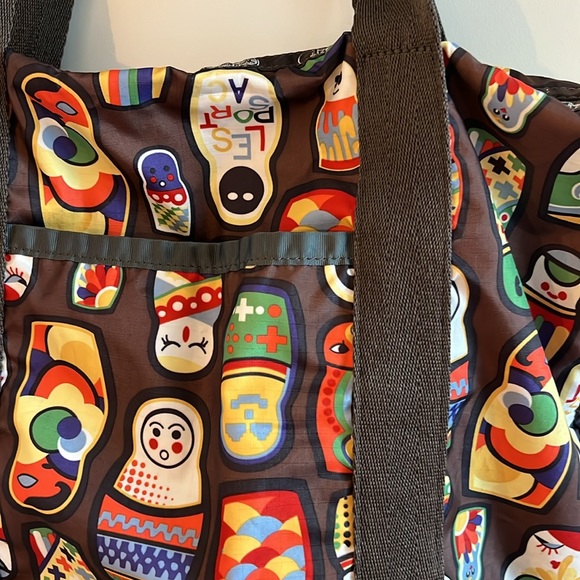 Lesportsac Tote bag with zipper closer, nesting dolls - Picture 2 of 8
